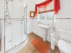 SHOWER ROOM- click for photo gallery